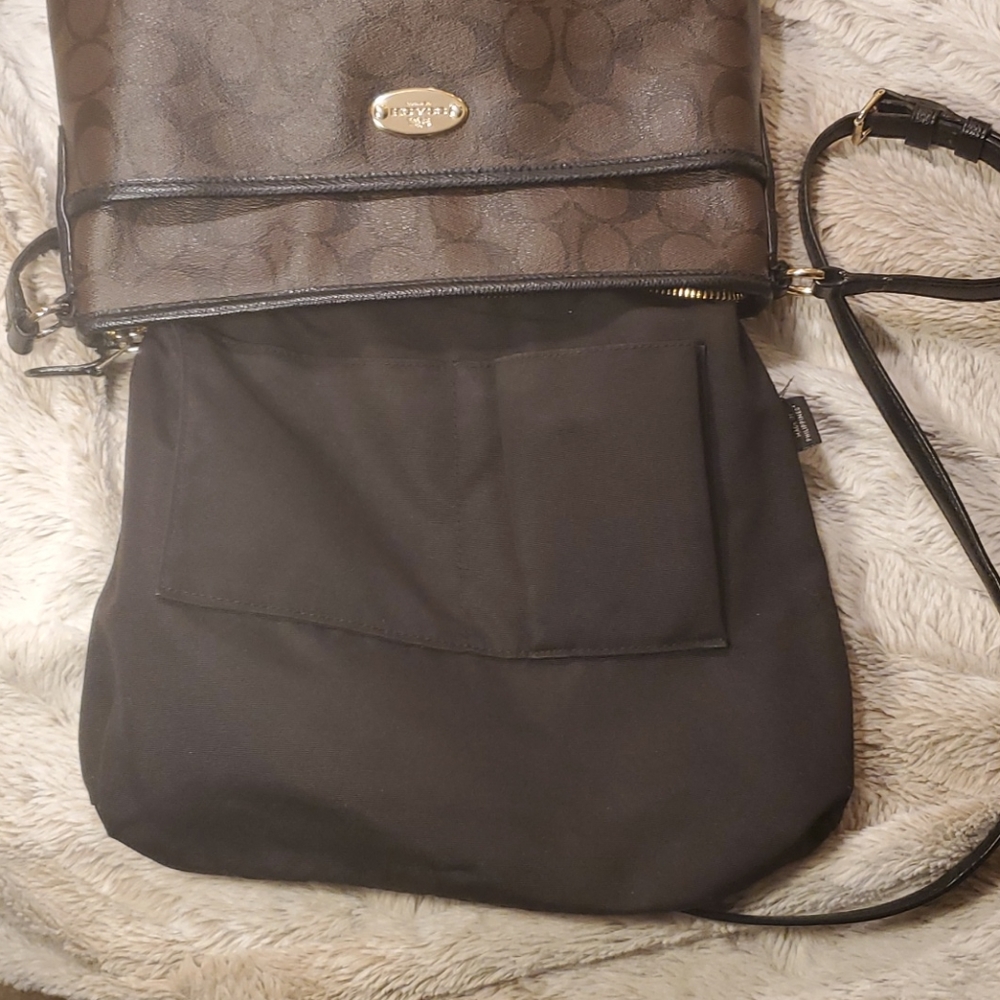 Authentic Coach Crossbody File Bag - Picture 8 of 13